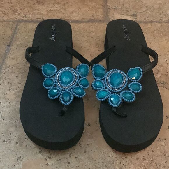 Two pairs of beaded wedge flip-flops 7/8 - Picture 7 of 10